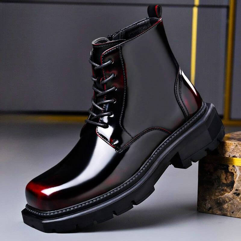 Karminrote Schnürboots für Herren mit Hochglanz-Finish und Profilsohle
