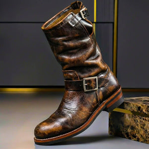 Vintagebraune Engineer Boots für Herren im Used Look mit zwei Schnallen