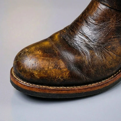 Runde Kappe der vintagebraunen Engineer Boots, Nahaufnahme